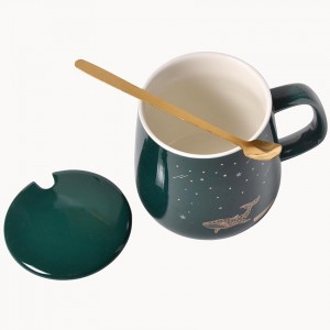 Керамическая чашка «Кит под звёздами», 460 мл